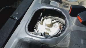 Замена топливного фильтра, бензонасоса на Хендай Солярис.