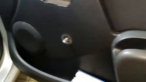 Как снять обшивку двери на Renault Logan 1