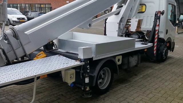 Nissan Cabstar 35.11 Multitel MT 222 AZ смотреть онлайн