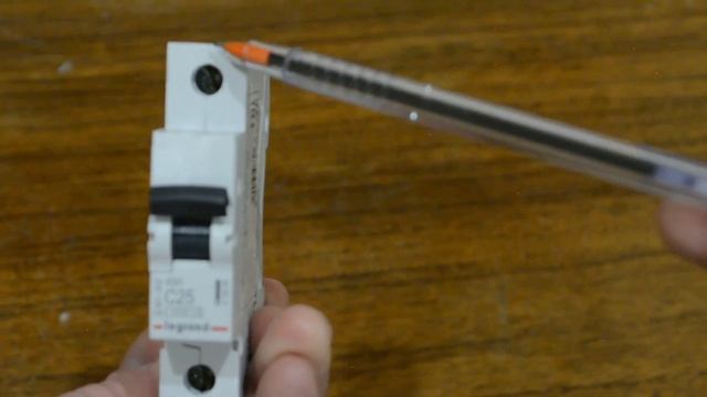 Как правильно подключить питание к автомату смотреть онлайн