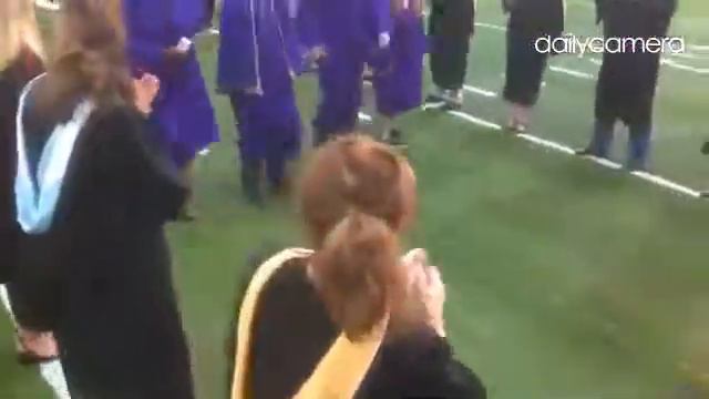Boulder High grads enter Reckt Field #bvsd #Graduation смотреть онлайн