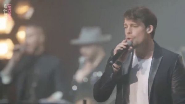 Marcus Miller & Richard Bona playing Billie Jean on stage together