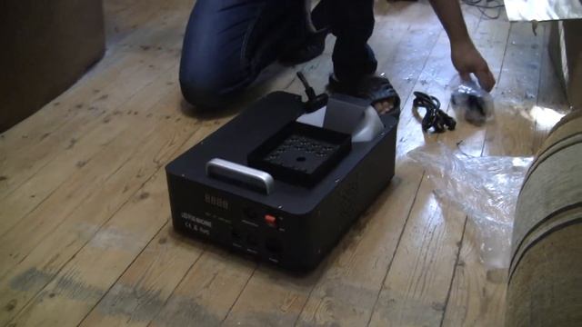 LED FOG MACHINE - китайская светодиодная дым машина 1500 распаковка смотреть онлайн