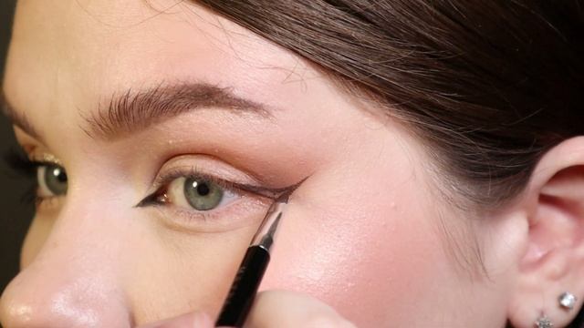 CAT EYE makeup tutorial | Макияж кошачий глаз смотреть онлайн