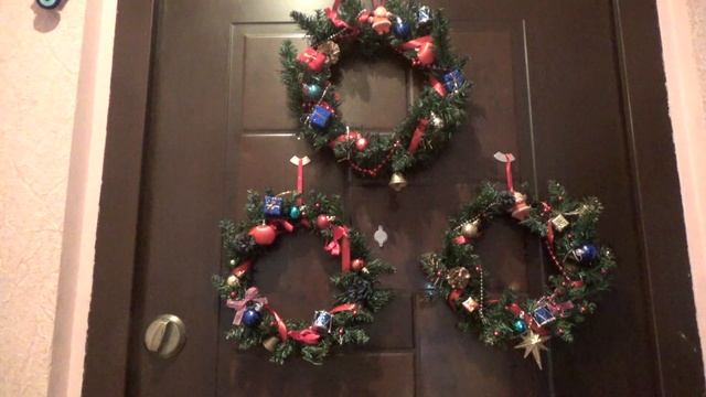 Новогодний венок на дверь своими руками. Рождественский венок. Christmas wreath. Часть 1. смотреть онлайн