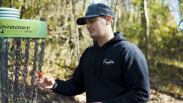 How to Make More Putts in Disc Golf | Beginner's Guide to Disc Golf смотреть онлайн