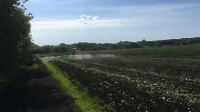 Мтз 80 + самодельный опрыскиватель + гиря 32 кг как противовес . смотреть онлайн