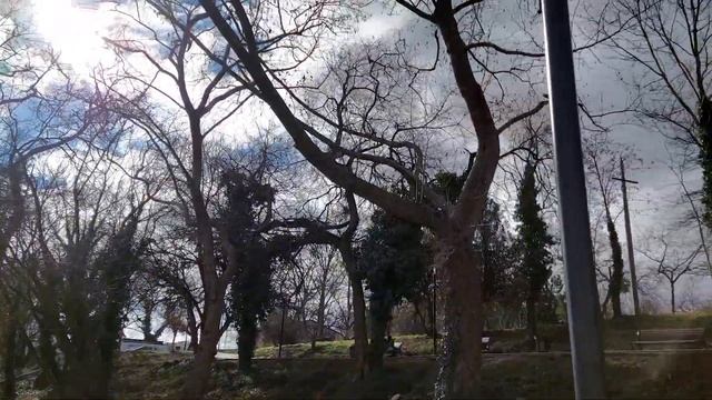 ВЛОГ: Речка Салгир в Екатерининском саду города Симферополя. Много уток и мАло воды. смотреть онлайн
