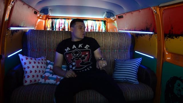Аудиосистема в VW Transporter Хиппи смотреть онлайн