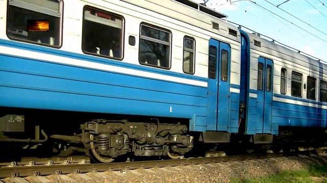 Встреча грузового с электропоездом смотреть онлайн