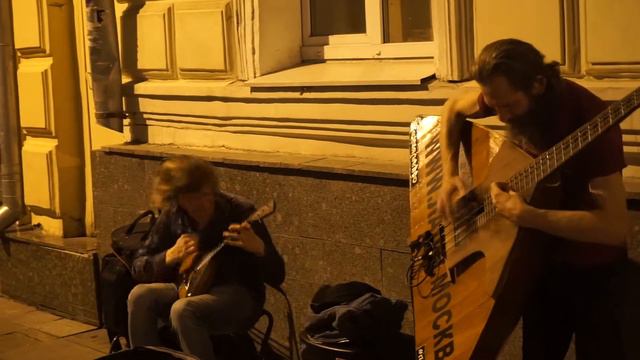 Дуэт балалаечников - Тополиный пух. Duet of balalaika players смотреть онлайн