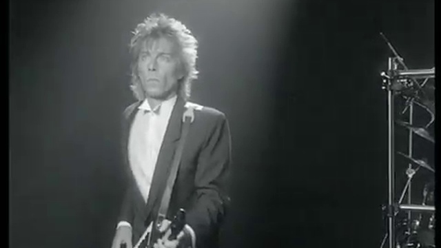 Status Quo - In The Army Now.