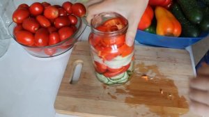 Вкусный  салат на зиму из помидоров, огурцов и болгарского перца