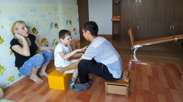 Foshan, Guangzhou, China. Клиника для детей ДЦП смотреть онлайн