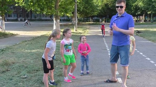 ЛЕТАЮЩИЙ ШАР ЛОЛ! Проверяем НОВИНКУ с ДРУЗЬЯМИ и ЗРИТЕЛЯМИ моего канала // LOL SURPRISE FLYING BALL