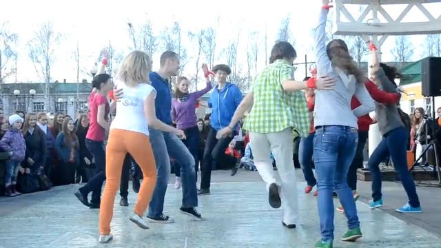 Zoom-Zoom Rueda 28.04 смотреть онлайн