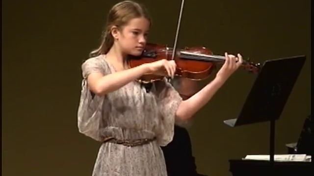 Mackenzie plays Gavotte by J, Becker смотреть онлайн