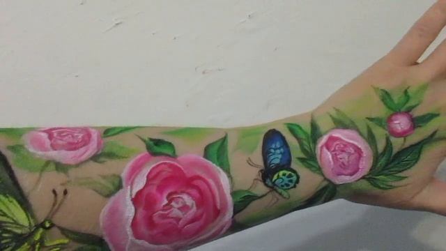 Пионы и бабочки. рисунок на руке .Divia. смотреть онлайн