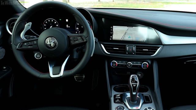 2024 Alfa Romeo Giulia Competizione | Moonlight Grey Matte | Driving, Interior, Exterior (US Spec) смотреть онлайн