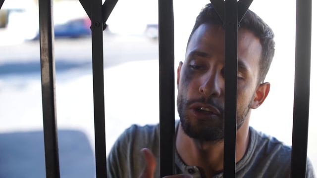 Cheating On Your Barber | Anwar Jibawi смотреть онлайн