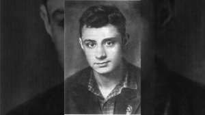 Эдуард Асадов  -  Как много тех,с кем можно лечь в постель: Стих
