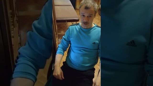 Болит спина, отдаёт в ногу. смотреть онлайн