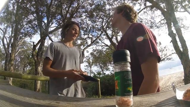 Невероятные Приключения подростков Ловля рыбы в океане смотреть онлайн