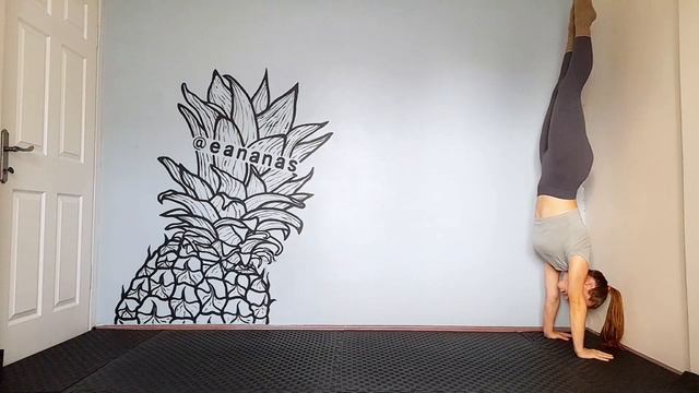 HANDSTAND TIPS IN 2 MIN 🔥 FAST&EASY EXERCISES💪 #handstandtutarial #tutorial #handstand #gymnastics смотреть онлайн