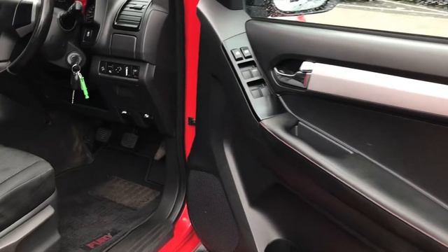 Isuzu D-Max 1.9TD Fury Double Cab 4x4 pickup смотреть онлайн