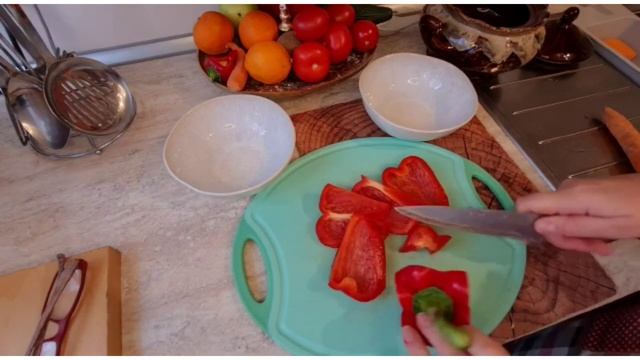 Самый простой рецепт этого блюда для всей семьи!!!Мясо с картошкой и овощами в горшочке! смотреть онлайн