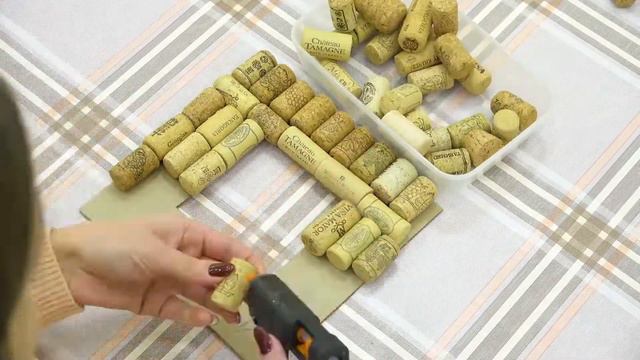 Как сделать рамку из пробок. ARTпространство. смотреть онлайн