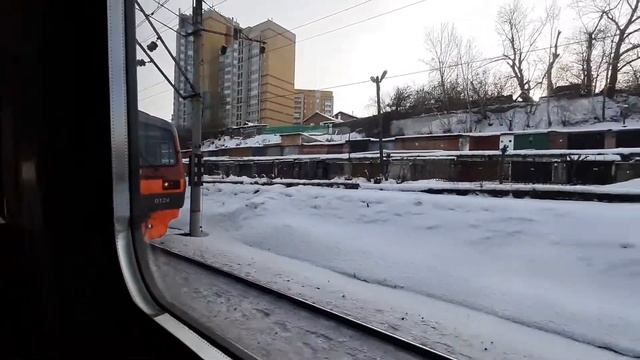 ЭД9М-0205 наперегонки с электричкой ЭД9МК-0124 смотреть онлайн