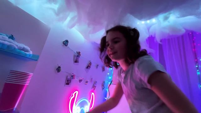 PARTY SECRET Dans Notre PIECE SECRÈTE смотреть онлайн