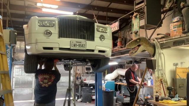 Rolls Royce Phantom - Lower Control Arm Replacement смотреть онлайн