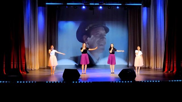 Вокальный ансамбль Народной шоу-группы "MIX" - "Пилот Иванов" смотреть онлайн