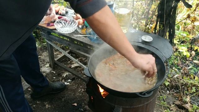 Осенний плов в КАЗАНЕ на костре. смотреть онлайн