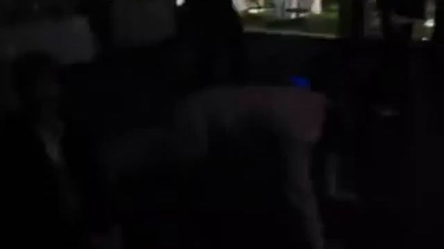 Денис Рожков танцует... смотреть онлайн