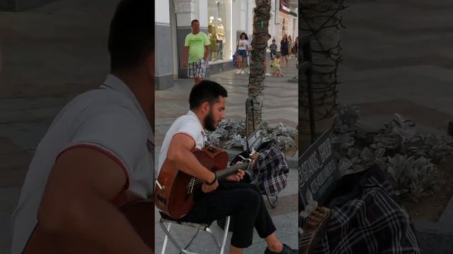 Gitanos Group. Гитарист, музыкант с набережной Ялты. Гитарная музыка. Ялта, Крым 2022 смотреть онлайн