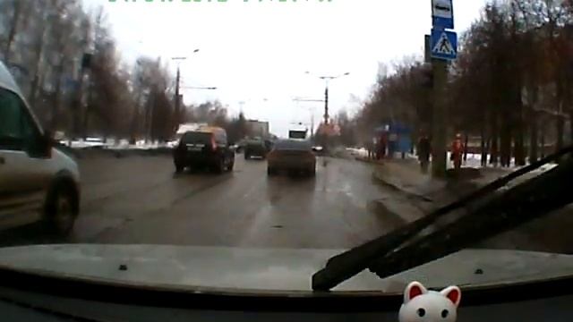 Остановка Дом Печати И.Яковлева зеленый не горит.mpg смотреть онлайн