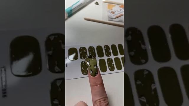 Нанесение лаковых полосок смотреть онлайн