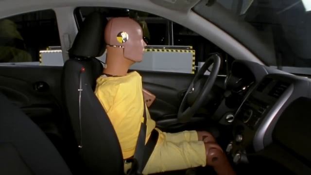 Crash Test 2012 - Nissan Versa / Tiida / Latio (Side Impact) IIHS смотреть онлайн