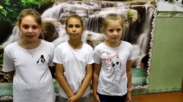 Стихотворение про Российский флаг. смотреть онлайн