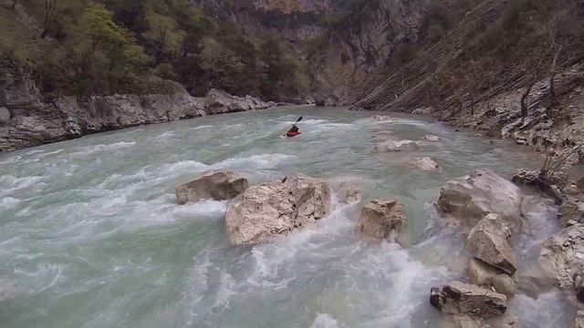 KAYAK ARAXTHOS B смотреть онлайн