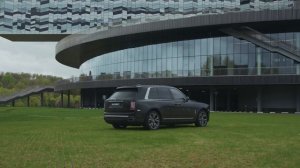 Бронированный удлиненный автомобиль на базе Rolls-Royce Cullinan / Бронированные / Автомобили / VIP