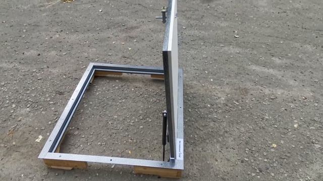 Напольный люк "Титан" со скрытыми петлями на газовых упорах смотреть онлайн