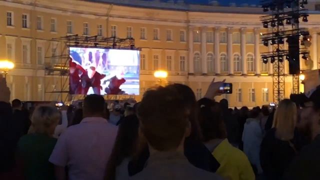 АЛЫЕ ПАРУСА / ВРУЧЕНИЕ ДИПЛОМА смотреть онлайн