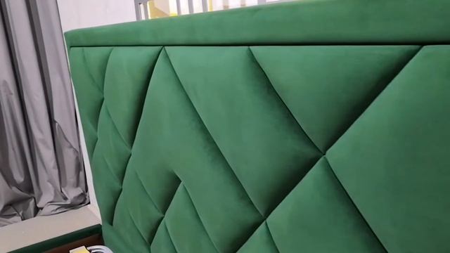 Милорд в изумрудном цвете с царгой - банкеткой смотреть онлайн
