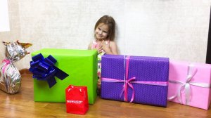 Что подарили Алине на День Рождения Алина показывает подарки ВЛОГ