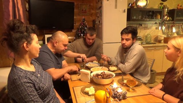 Икра красная и чёрная с лепёшками. Беседа со студентами смотреть онлайн