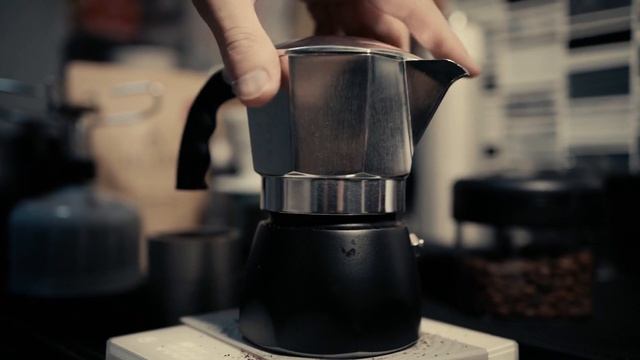 วิธีการทำกาแฟโมก้าพอต MOKA POT รุ่น Bialetti Brikka 2020 2 Cups смотреть онлайн
